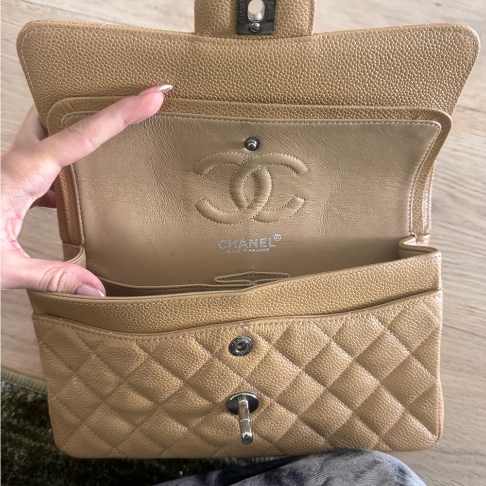 CHANEL Classic Medium Double Flap Caramel - Picture 10 of 12
